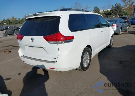 2011 Toyota Sienna Xle V6 из США, поврежденный, VIN 5TDYK3DC7BS010236